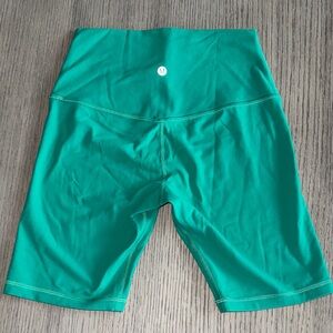 lululemon Align High-Rise Shorts 8” never worn
